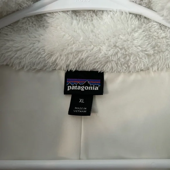 Patagonia White Fleece Vest - Picture 3 of 5